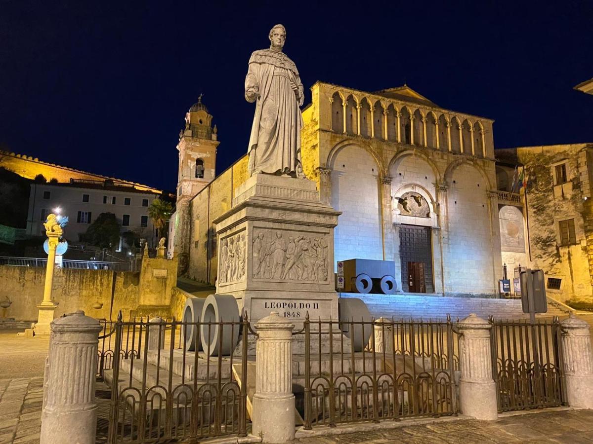 Bed and Breakfast Dimora Carducci Pietrasanta Exterior foto